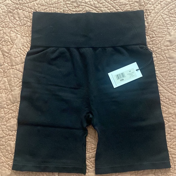 NWT WeWoreWhat seamless biker shorts - Picture 2 of 6